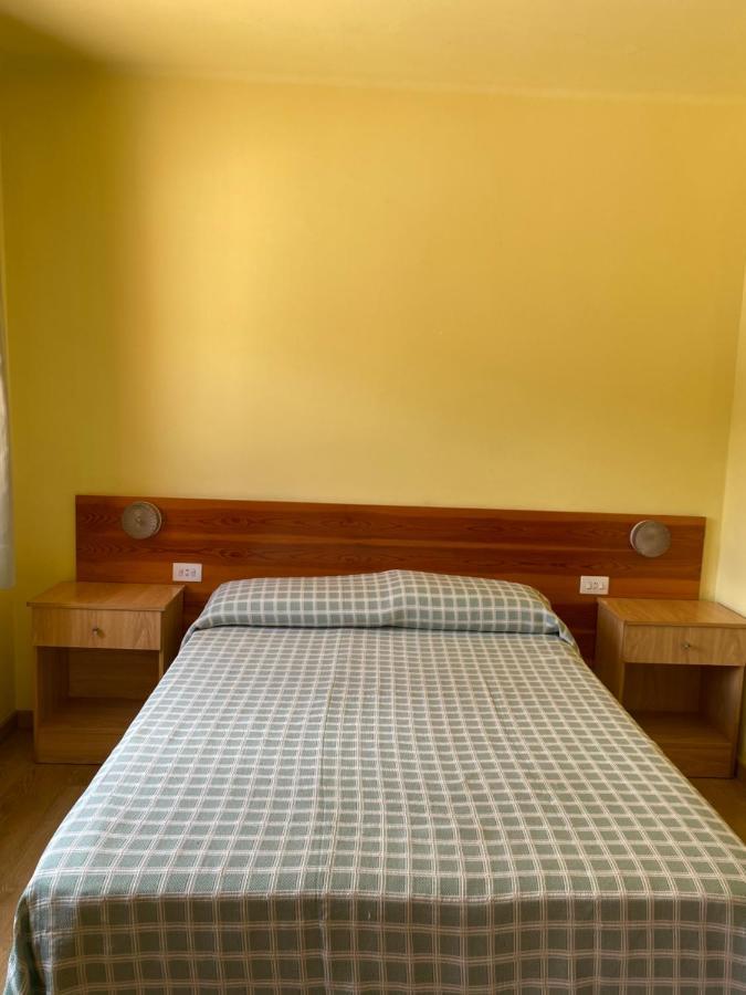 Hostal Alt Llobregat Castellar De N'Hug Eksteriør billede