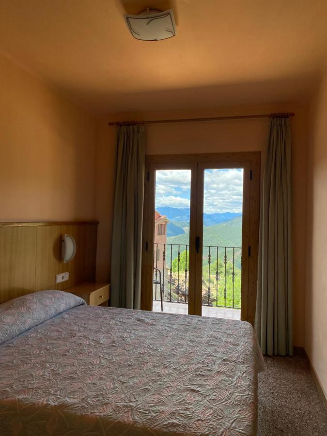 Hostal Alt Llobregat Castellar De N'Hug Eksteriør billede