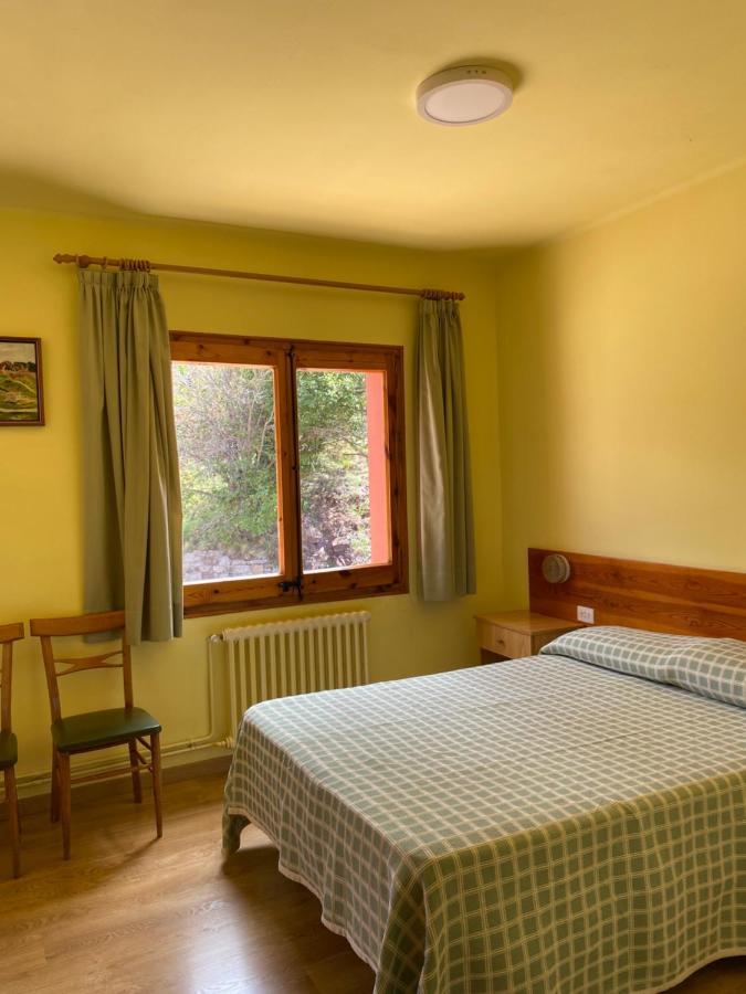 Hostal Alt Llobregat Castellar De N'Hug Eksteriør billede